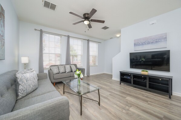 Televisión, videojuegos y futbolito 