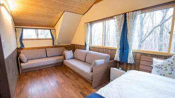 3 bedrooms, desk, free WiFi, bed sheets