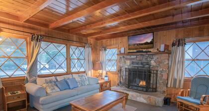 Sauer Suite - Close to Lake & Village, Fireplace, Barbecue