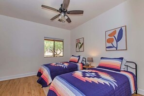 3 bedrooms, iron/ironing board, free WiFi, bed sheets - Montezuma Dark Sky Retreat, Near Sedona! (Lake Montezuma)