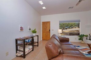 TV, offices - Montezuma Dark Sky Retreat, Near Sedona! (Lake Montezuma)