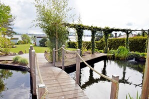 Unclassified image, 3 of 24, button