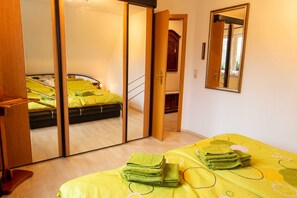 3 bedrooms, WiFi, bed sheets