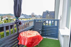 Outdoor dining - Ferienwohnung Sukow - Ferienwohnung (Kröslin)
