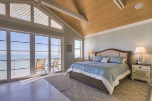 4 habitaciones, tabla de planchar con plancha, wifi y ropa de cama 