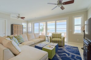 Televisión y oficina 