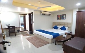 Deluxe Room | 1 bedroom, free WiFi