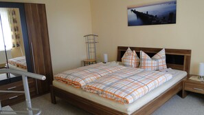 1 Schlafzimmer, Reisekinderbett, WLAN, Bettwäsche