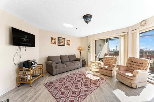 1302B - Cozy One Bedroom Condo w/ Shared Pool