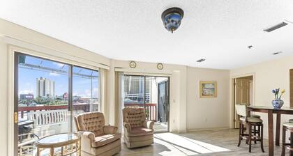 1302B St Thomas Square | 1 Bed, 1 Bath