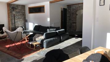 Bücher, Musikbibliothek, Stereoanlage