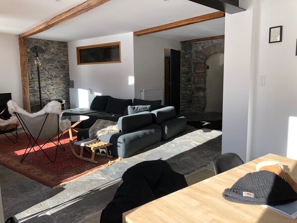 Bücher, Musikbibliothek, Stereoanlage