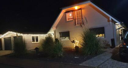 Schöne Ferienwohnung in ruhiger Wohnsiedlung mit unverbautem Feldblick