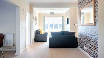 House | Living area | Flat-screen TV