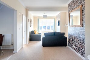House | Living area | Flat-screen TV - Abertawe Liberty Stadium (Swansea)