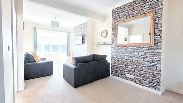 House | Living area | Flat-screen TV