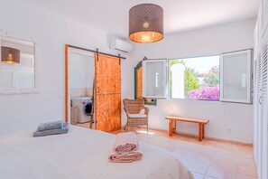 3 Schlafzimmer, Bügeleisen/Bügelbrett, Reisekinderbett, WLAN