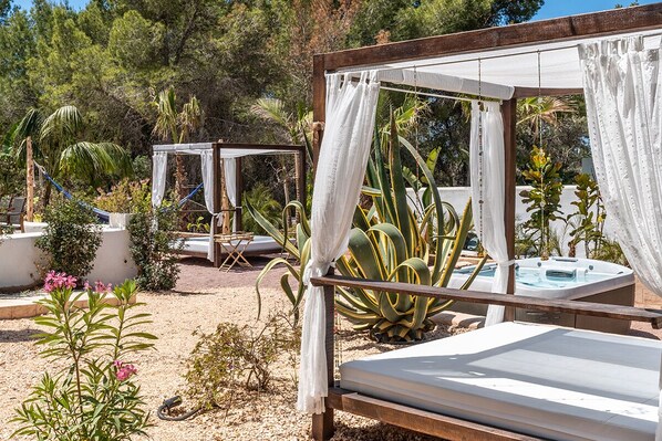 Bain à remous extérieur