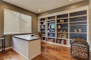 المنشأة من الداخل