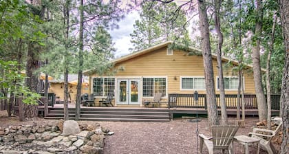 Perfect Pinetop Getaway; 2 Master Suites; Wifi, Satellite; Hot tub, Dog Friendly
