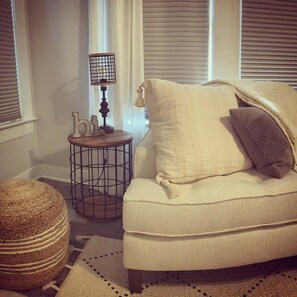 Interior - Baylor Football Season Ready! Take TWO streets to Downtown & Magnolia Silos!  (Waco)