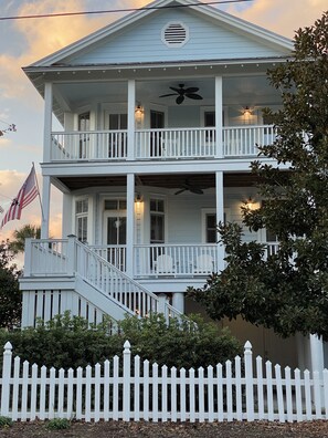 Exterior - Beach Bums: Ultimate Coastal Retreat, Elevator (Edisto Island)