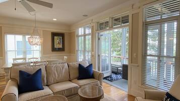 Smart TV, books, stereo