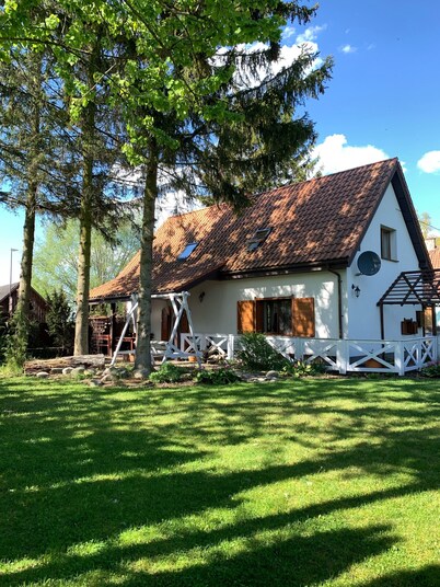 Comfortable all-year-round house with garden next to Śniardwy Lake beach.
