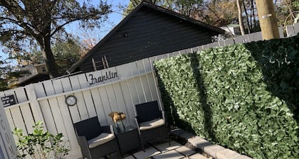 Beautiful Private Spacious Suite Downtown Franklin