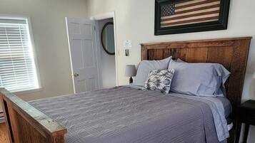 3 室のベッドルーム、アイロン / アイロン台、旅行用ベビーベッド、WiFi (無料)