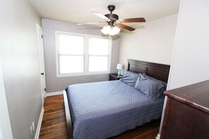 5 bedrooms, iron/ironing board, free WiFi, bed sheets