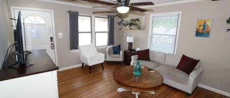 Smart TV, videojuegos, futbolito