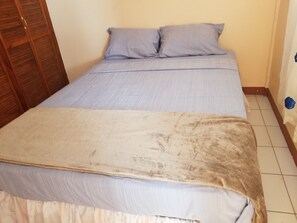 2 bedrooms, iron/ironing board, free WiFi, bed sheets - Property is located in a middleclass community, and fifteen minutes from Roseau. (Roseau)