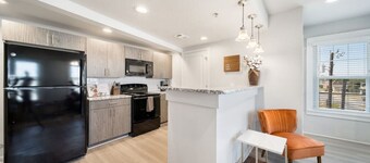 Apt 405 · Stunning Apartment with Waco Downtown View