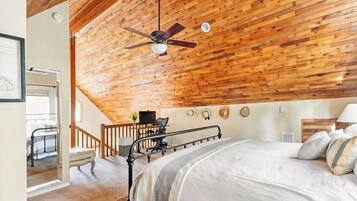 2 habitaciones, caja de seguridad en la habitación y escritorio