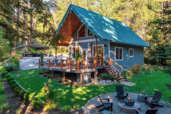 屋外ダイニングエリア