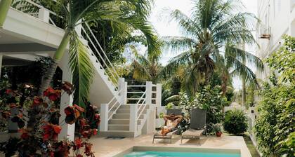 "Charming Private Balcony Studio: Your Perfect Retreat Awaits!"