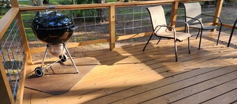 1-1/2 acre Park like wooded setting.  Clean 3/2 with plenty of parking.