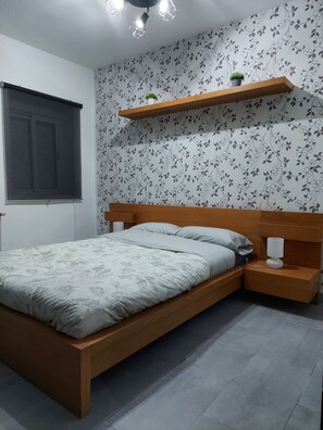 2 chambres, fer et planche à repasser, Wi-Fi gratuit, draps fournis