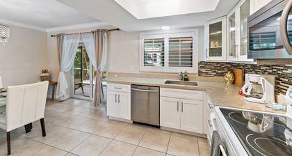 Spacious Beach Apt Walking Distance to Everything