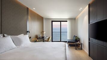1 bedroom, in-room safe, desk, blackout curtains