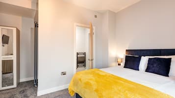 Quarto casal | Roupas de cama premium, camas Select Comfort, quartos à prova de som