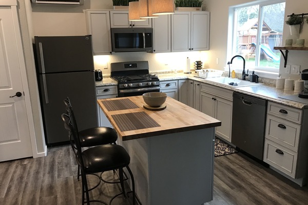 Refrigerador, microondas, horno, placa de cocina