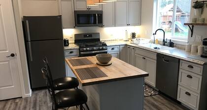 Private 1 BDRM Cottage