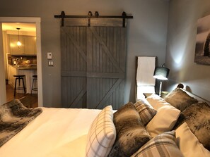 1 bedroom, iron/ironing board, WiFi, bed sheets - Cozy Condo in the Heart of Mont Tremblant Resort                (Mont-Tremblant)