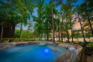 Tina de hidromasaje al aire libre