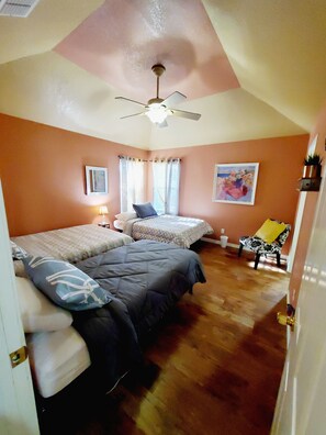 3 bedrooms, desk, iron/ironing board, WiFi