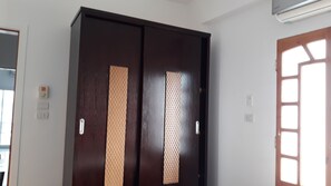 Apartamento superior, 2 habitaciones, vistas al río | 2 dormitorios y wifi gratis