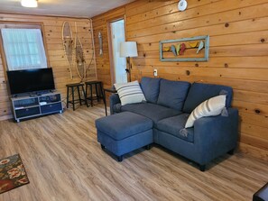 Smart TV - Castaways Cottage on Croton Pond (#1) (Newaygo)