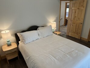 3 bedrooms, desk, free WiFi, bed sheets